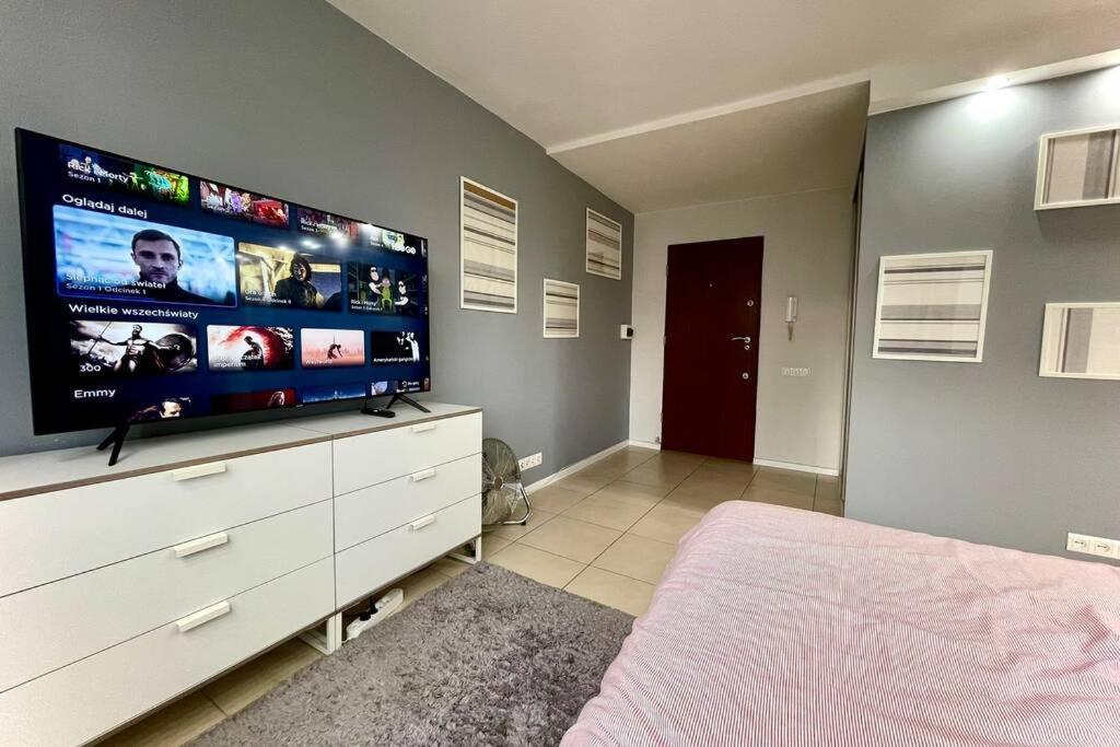 Gold 3 Metro X2 Wifi 300 Mbs 60'Tv Netflix Hbo Appletv+ Appartement Warschau Buitenkant foto