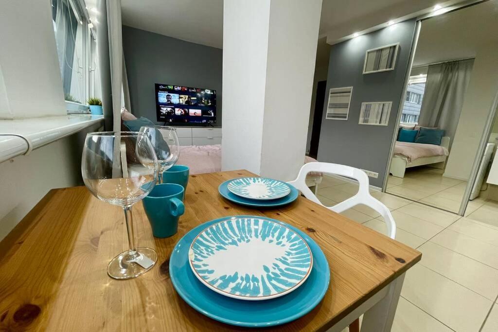 Gold 3 Metro X2 Wifi 300 Mbs 60'Tv Netflix Hbo Appletv+ Appartement Warschau Buitenkant foto
